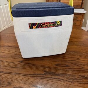 Vintage 1990s Coleman Cooler 16 Qt Yellow Handle Blue Lid